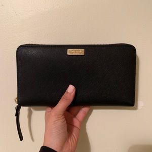 Kate Spade Zip Around Wallet